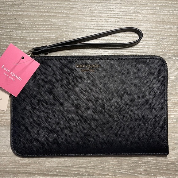kate spade Handbags - Kate spade Wristlet